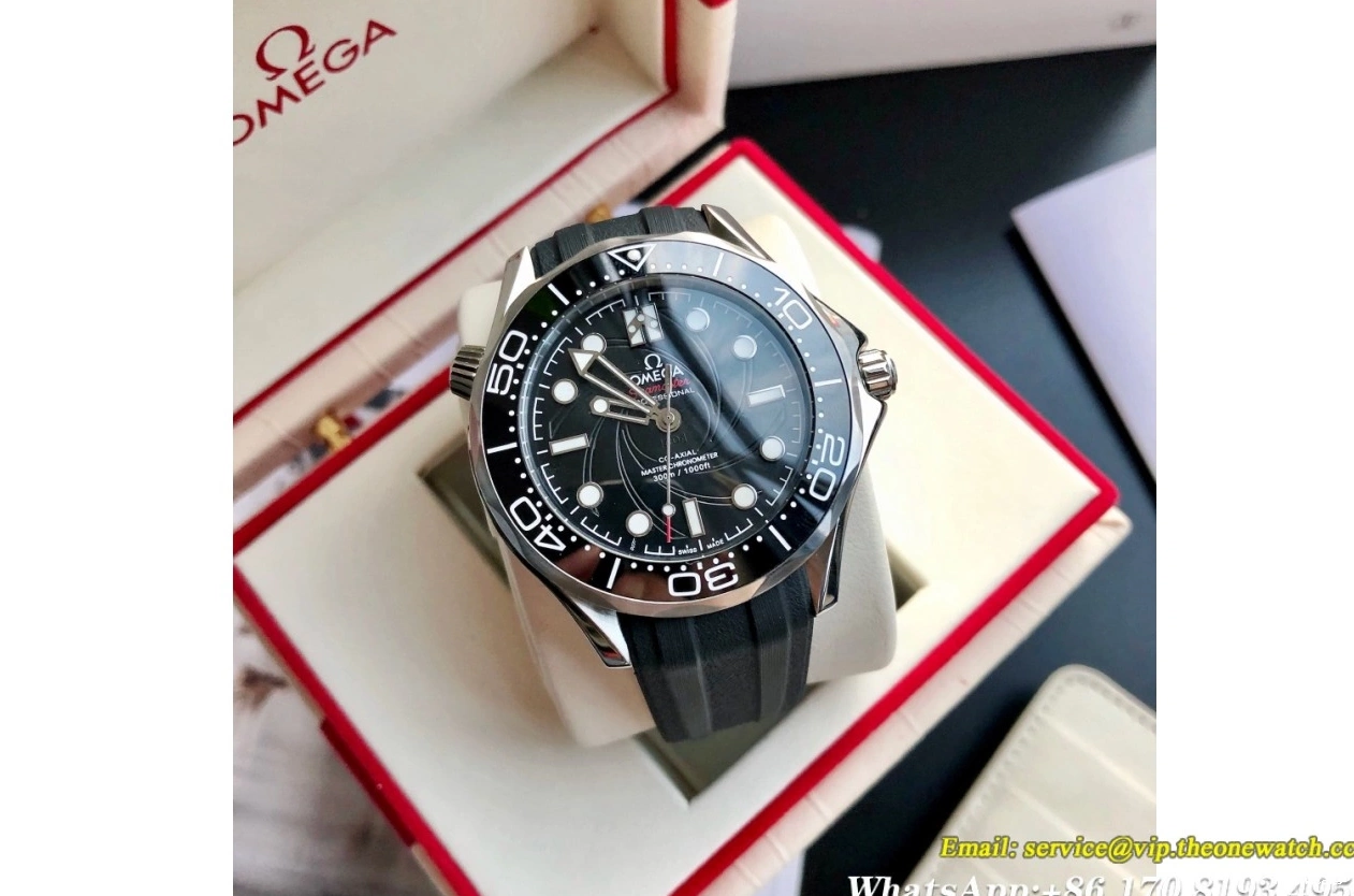 GDF 42mm RU Seamaster MY8215 300m Dial Black SS 0423